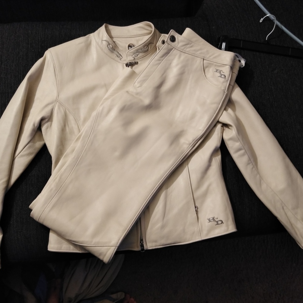 Two piece genuine leather Harley-Davidson set